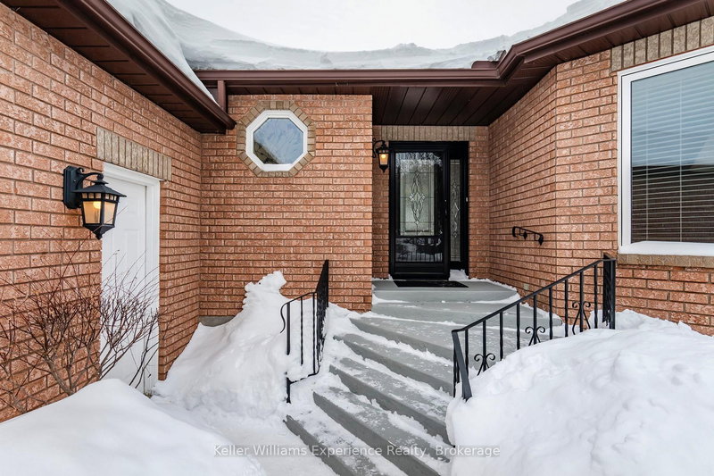 11 Copeland St, Penetanguishene, L9M 1K3 | Image 3