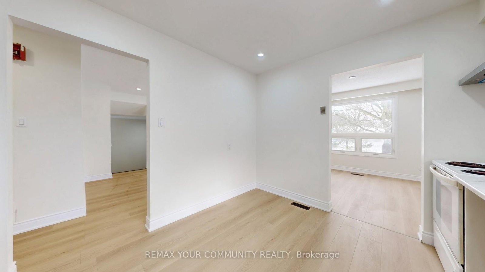 Detached House for sale at 14 Lonsdale Place, Barrie, Ontario, L4M 4J1 - Grove East - MLS: S12794142