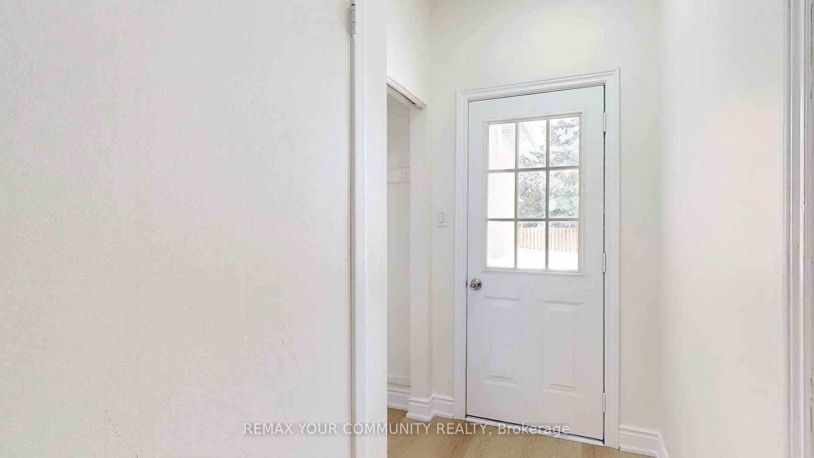 Detached House for sale at 14 Lonsdale Place, Barrie, Ontario, L4M 4J1 - Grove East - MLS: S12794142