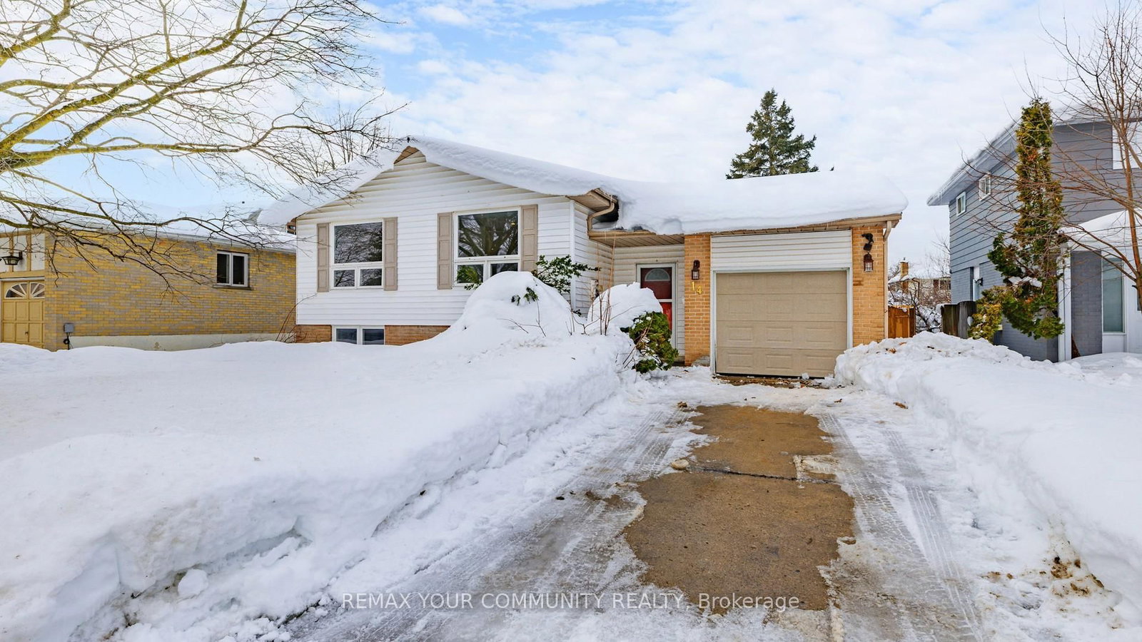 Detached House for sale at 14 Lonsdale Place, Barrie, Ontario, L4M 4J1 - Grove East - MLS: S12794142