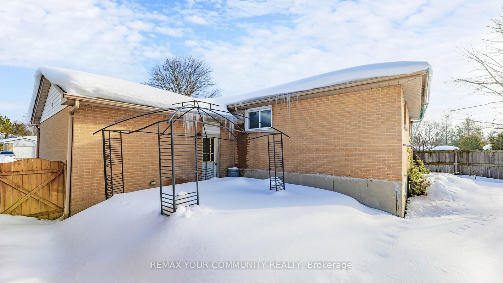 Detached House for sale at 14 Lonsdale Place, Barrie, Ontario, L4M 4J1 - Grove East - MLS: S12794142