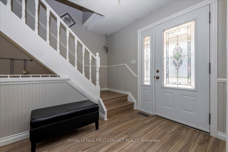 23 Virgilwood Cres, Barrie, L4M 4X6 | Image 3