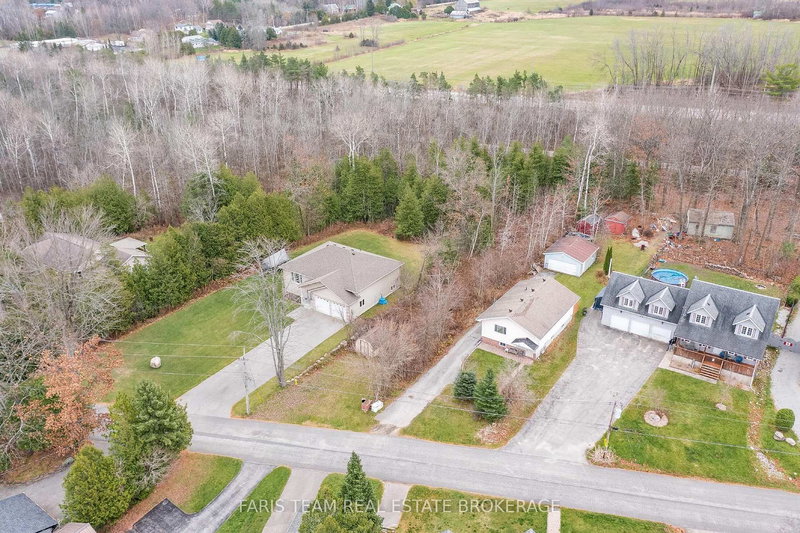 121 Mitchells Beach Rd, Tay, L0K 2A0 | Image 2