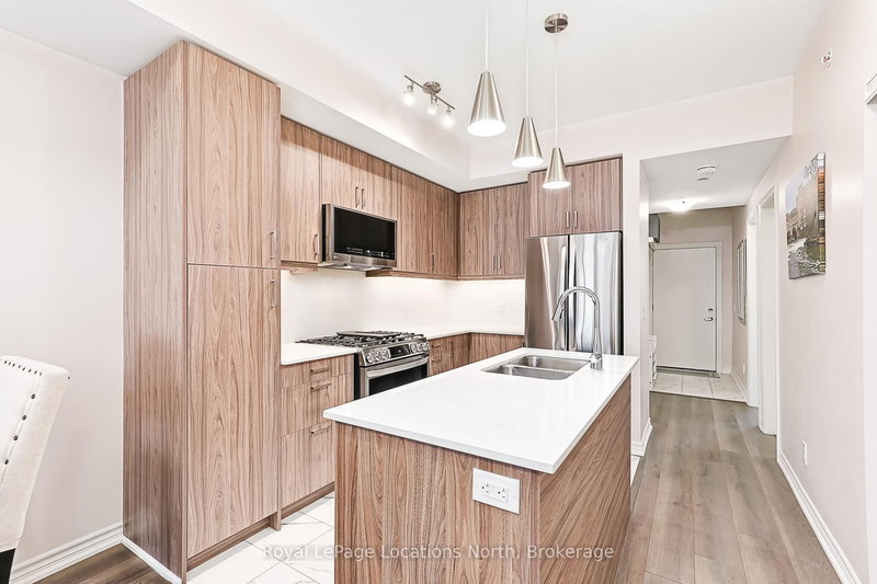 217 - 5 Spooner Cres, Collingwood, L9Y 1T3 | Image 3