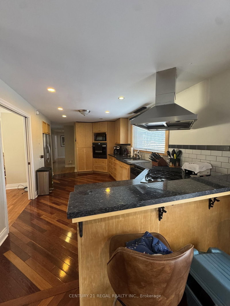 156 39th St S, Wasaga Beach, L9Z 1S3 | Image 2