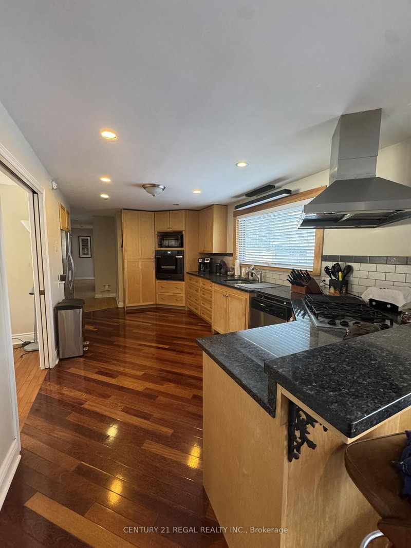 156 39th St S, Wasaga Beach, L9Z 1S3 | Image 3