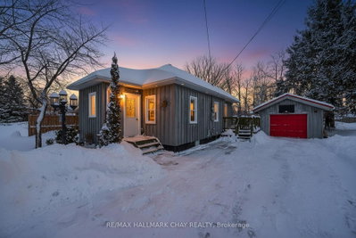 Detached House sold at 323 BELL Street, Tay, Ontario, L0K 1R0 - Port McNicoll - MLS: S12802780