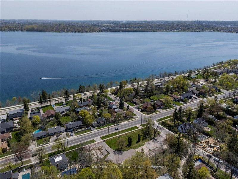 114 Blake St E, Barrie, L4M 1K3 | Image 3