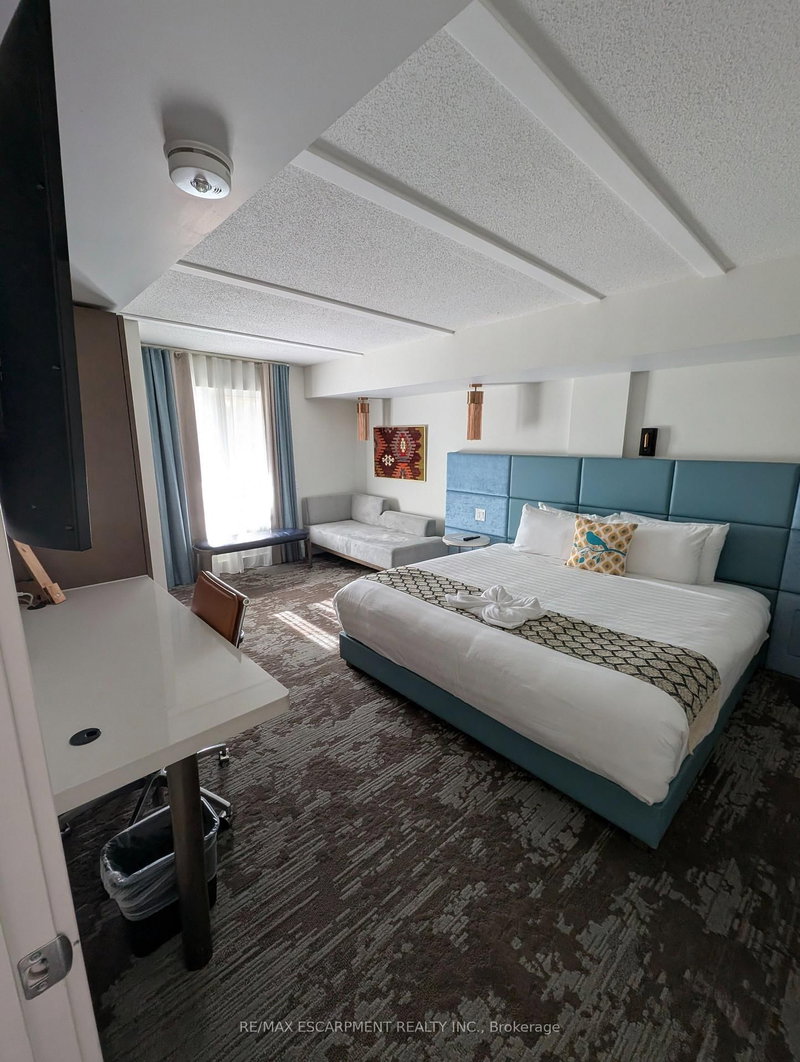 4403 & 4405 - 9 HARBOUR St, Collingwood, L9Y 5B5 | Image 3