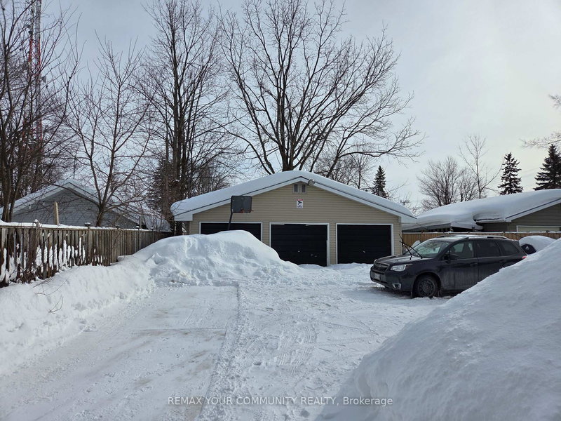 17 Champlain St, Orillia, L3V 2G6 | Image 2