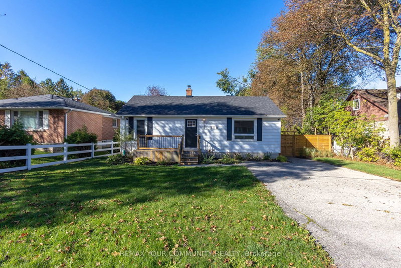 210 Cox Mill Rd, Barrie, L4N 4G5 | Image 2