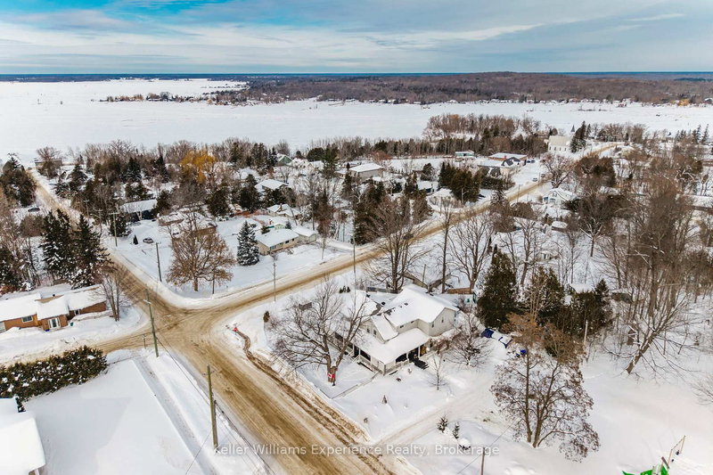 107 Pine St, Tay, L0K 2C0 | Image 2