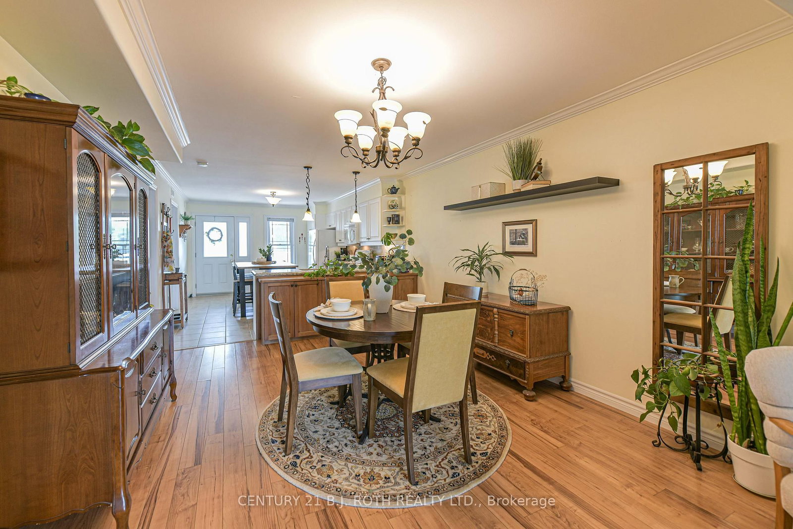 Listing Image 8