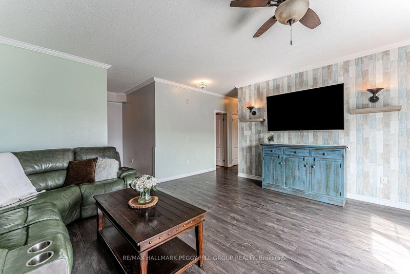 402 - 40 Ferndale Dr S, Barrie, L4N 2L3 | Image 3