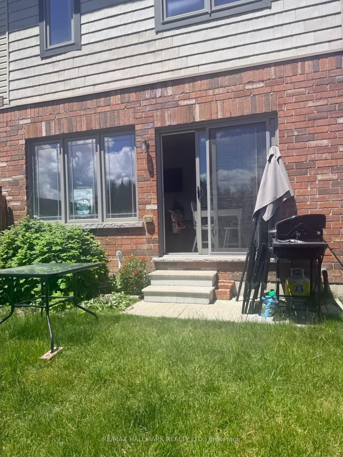 15 Deneb Street • Barrie, ON photo 13