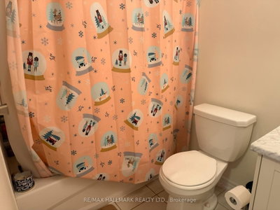 15 Deneb Street • Barrie, ON photo 9