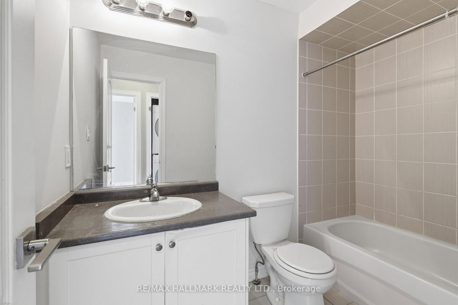 Townhouse for sale at 38 Deneb Street, Barrie, Ontario, L4M 0K6 - Ardagh - MLS: S12815006