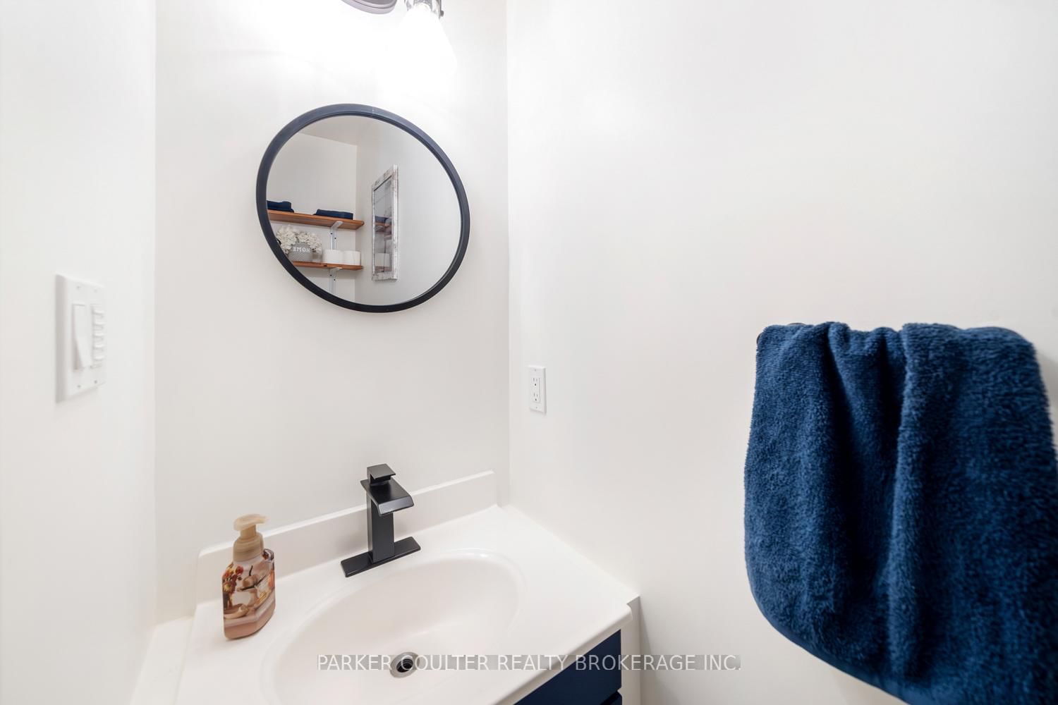 Semi-Detached House for sale at 3367 Azcona Avenue, Severn, Ontario, L0K 1G0 - West Shore - MLS: S12815850