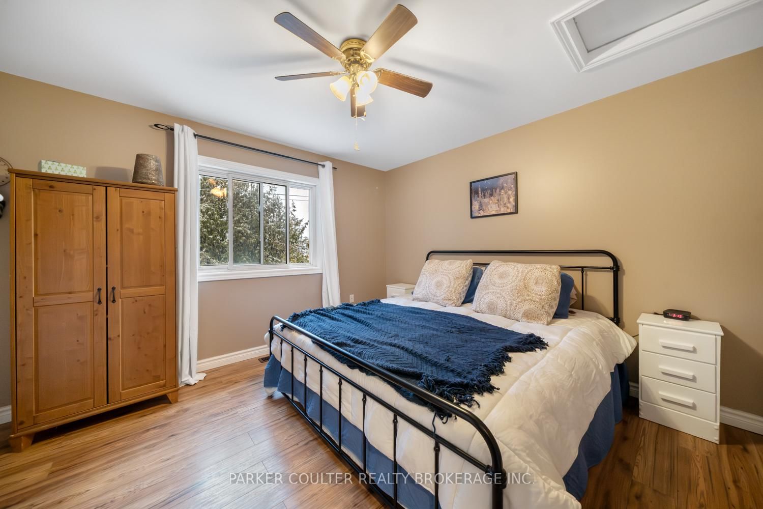 Semi-Detached House for sale at 3367 Azcona Avenue, Severn, Ontario, L0K 1G0 - West Shore - MLS: S12815850