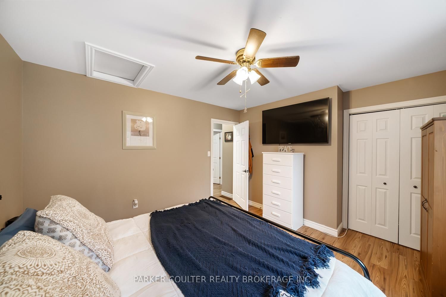 Semi-Detached House for sale at 3367 Azcona Avenue, Severn, Ontario, L0K 1G0 - West Shore - MLS: S12815850