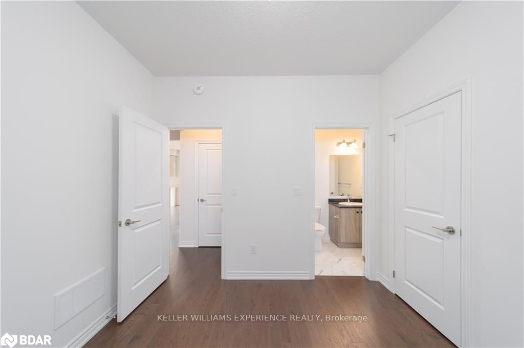 Detached House for sale at 60 Gemini Drive, Barrie, Ontario, L9J 0C3 - Rural Barrie Southeast - MLS: S12816114