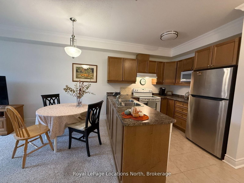 91 RAGLAN St photo 4