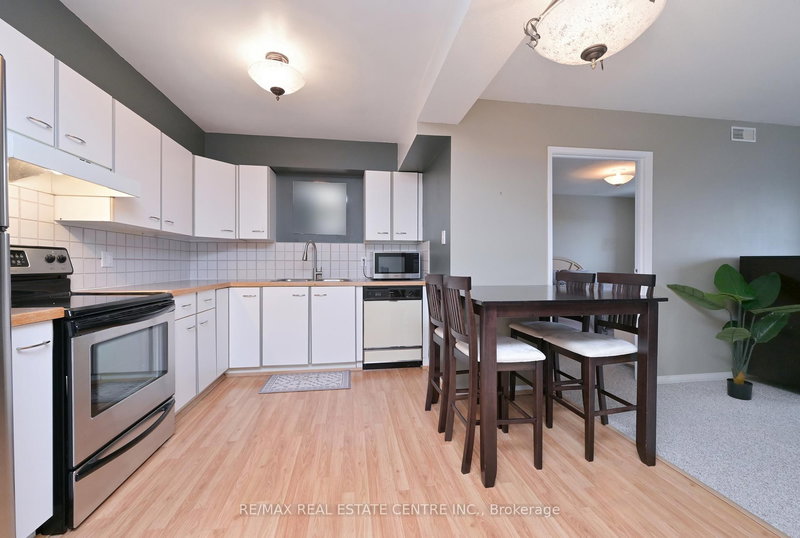 409 - 120 Bell Farm Rd, Barrie, L4M 6J2 | Image 2