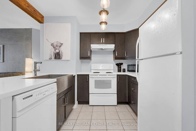 1003-140 Dunlop Street East, Barrie, Ontario image-0-4