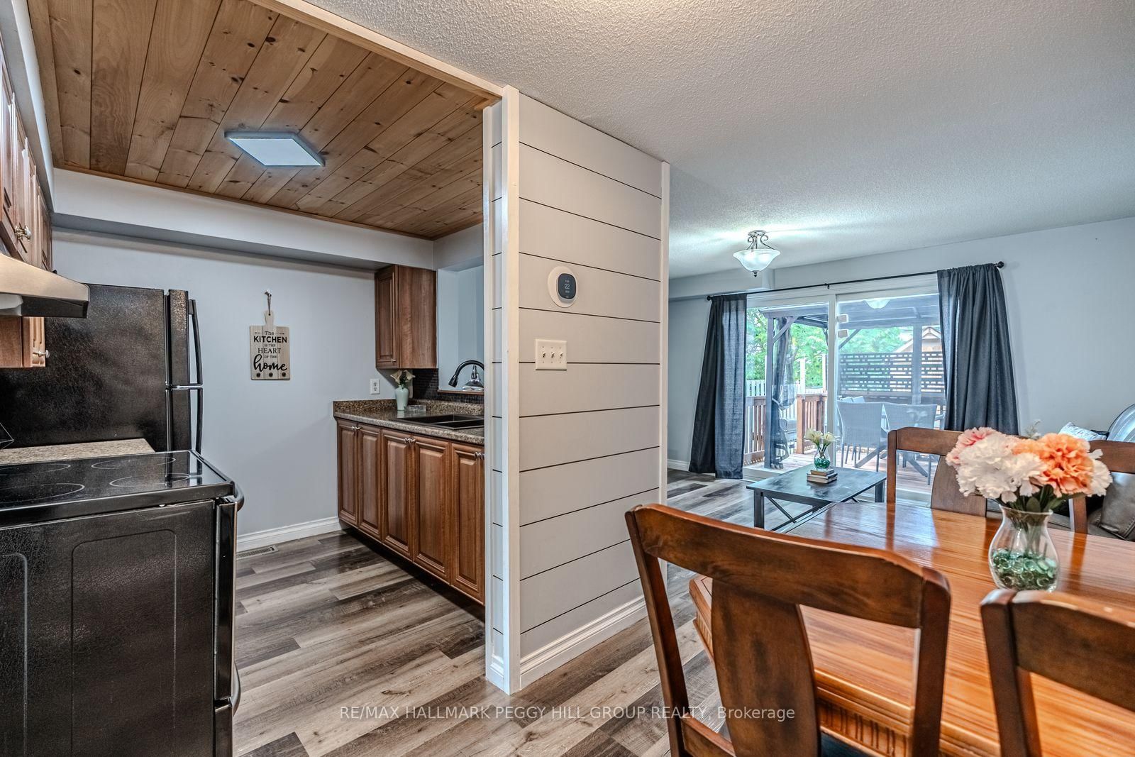 Townhouse for sale at 193 Nathan Crescent, Barrie, Ontario, L4N 0S4 - Painswick South - MLS: S12819318