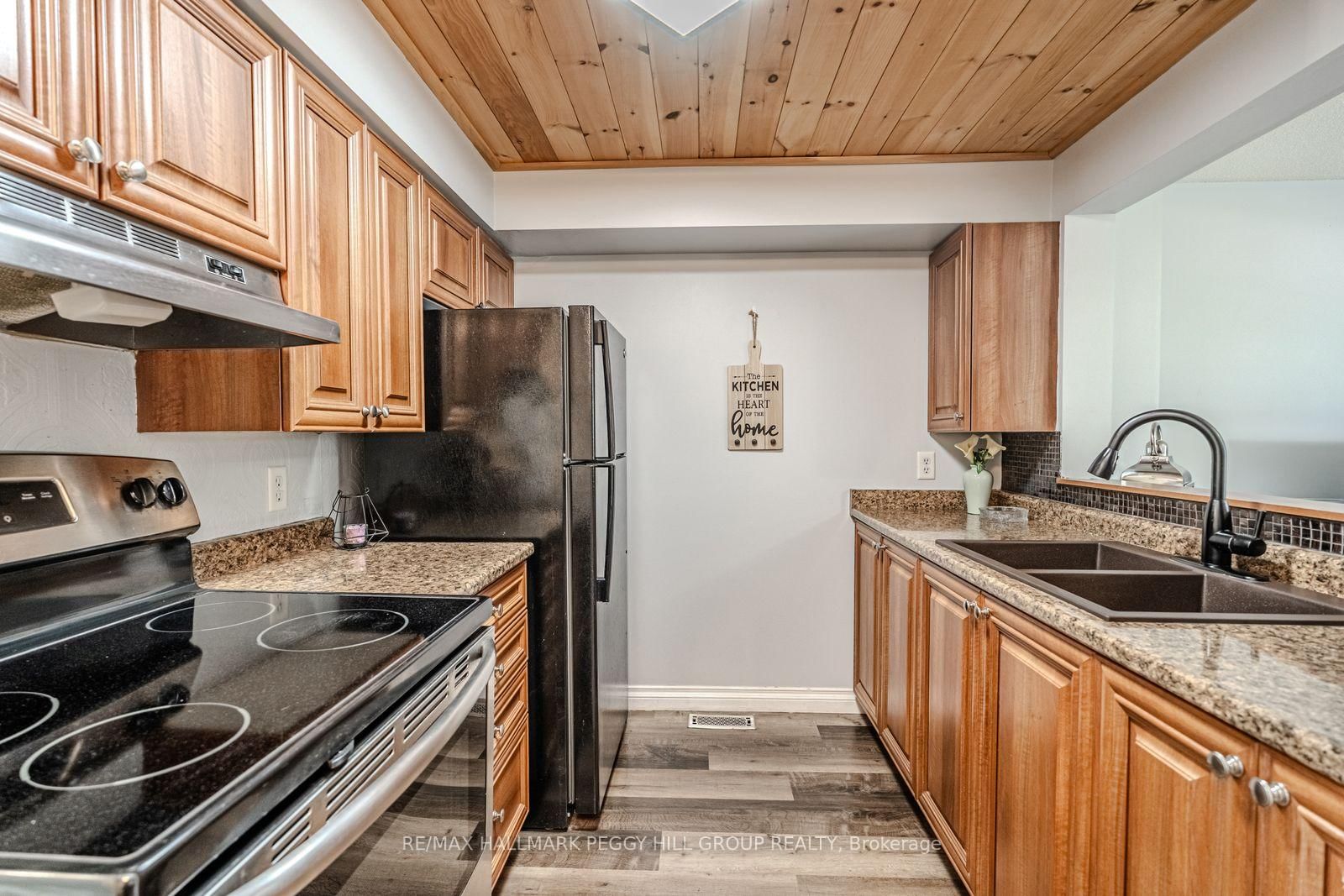 Townhouse for sale at 193 Nathan Crescent, Barrie, Ontario, L4N 0S4 - Painswick South - MLS: S12819318