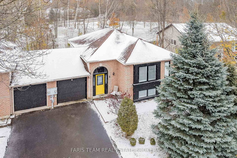 5 Harbour Cres, Wasaga Beach, L9Z 1G4 | Image 2
