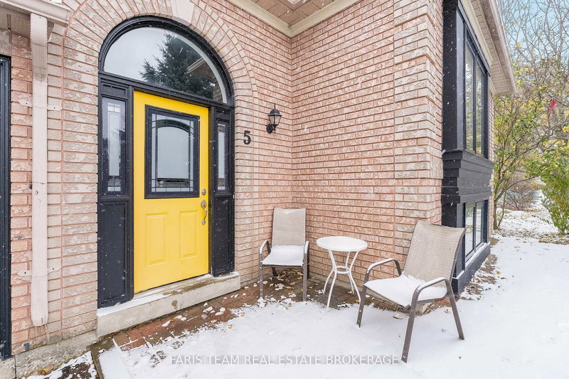 5 Harbour Cres, Wasaga Beach, L9Z 1G4 | Image 3
