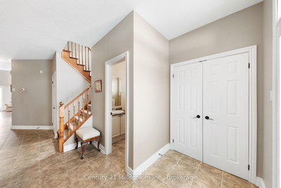 9 Hill Street, Collingwood, Ontario image-0-3