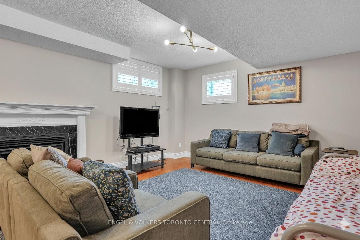 Detached House for sale at 239 Country Lane, Barrie, Ontario, L4N 0W2 - Painswick South - MLS: S12819608