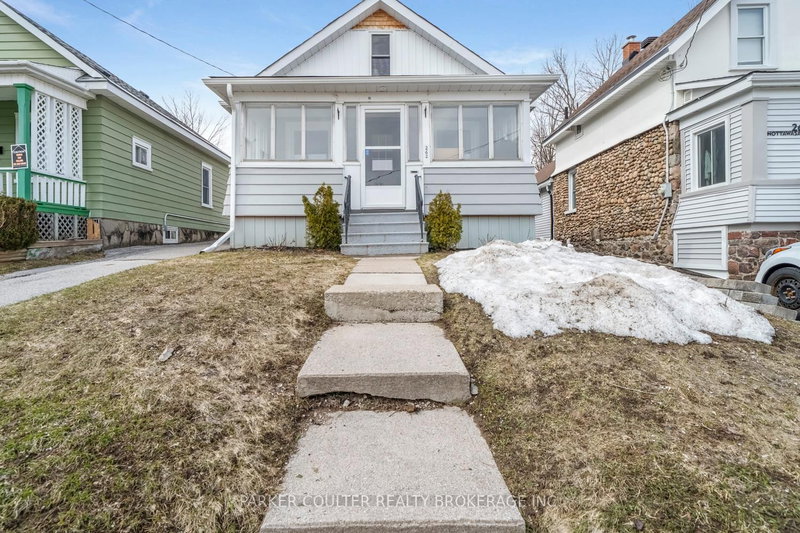 262 Nottawasaga St, Orillia, L3V 3K4 | Image 2