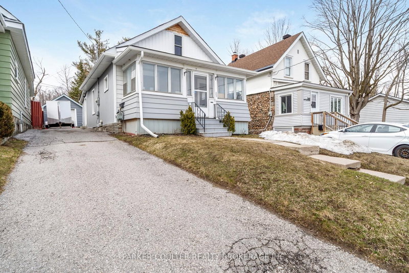 262 Nottawasaga St, Orillia, L3V 3K4 | Image 3