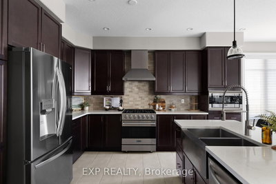 120 Jewel House Lane, Barrie, Ontario image-0-3