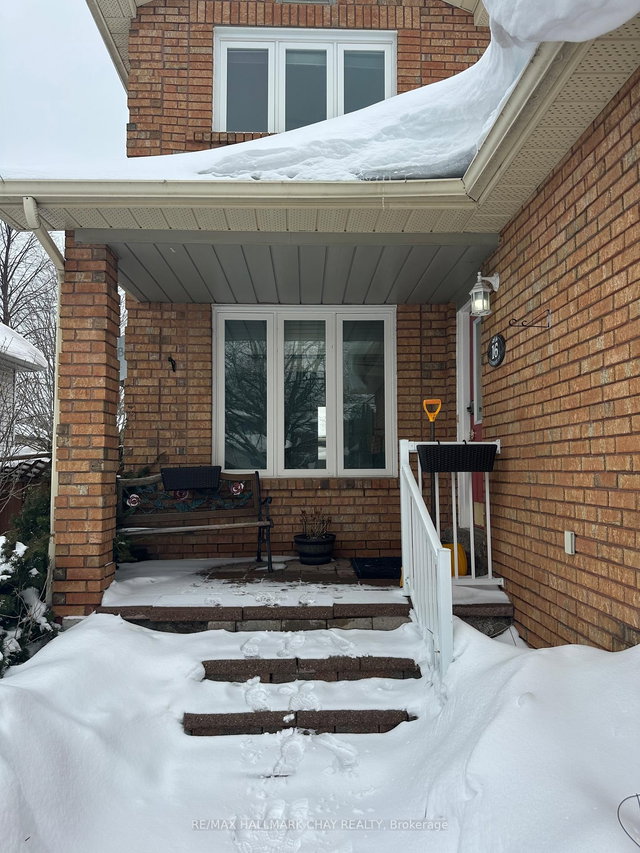 UPPER - 16 Cuthbert Street