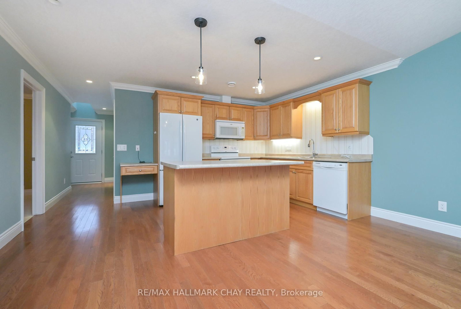 Listing Image 7