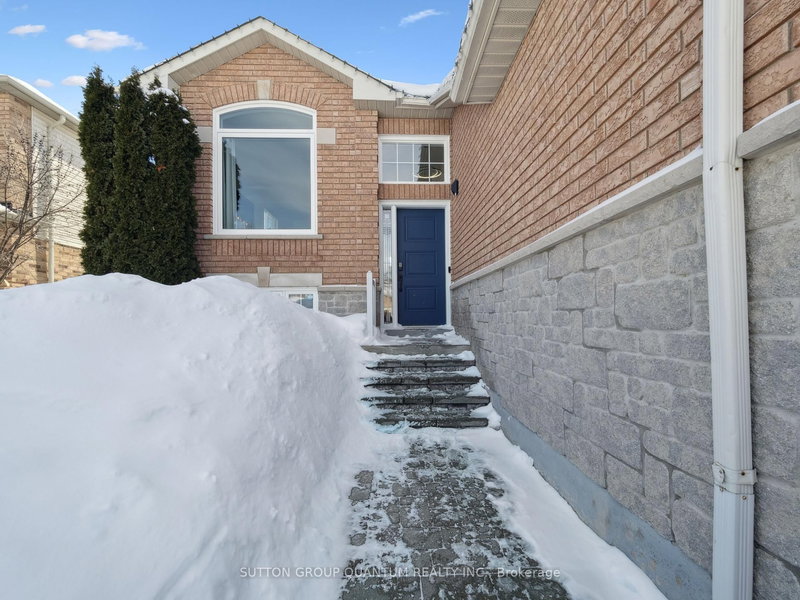 19 LESLIE Ave, Barrie, L4N 9N9 | Image 2