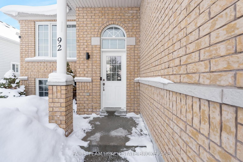 92 Wesley Ave, Wasaga Beach, L9Z 0B9 | Image 3