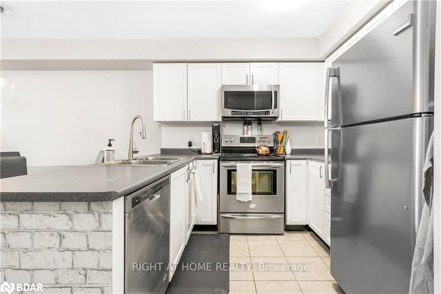 3 - 53 Ferndale Drive S