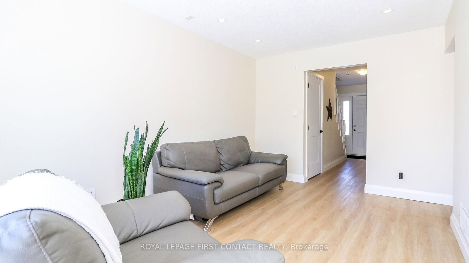 Townhouse for sale at Unit #10-261 Rose Street, Barrie, Ontario, L4M 2V3 - Wellington - MLS: S12833614