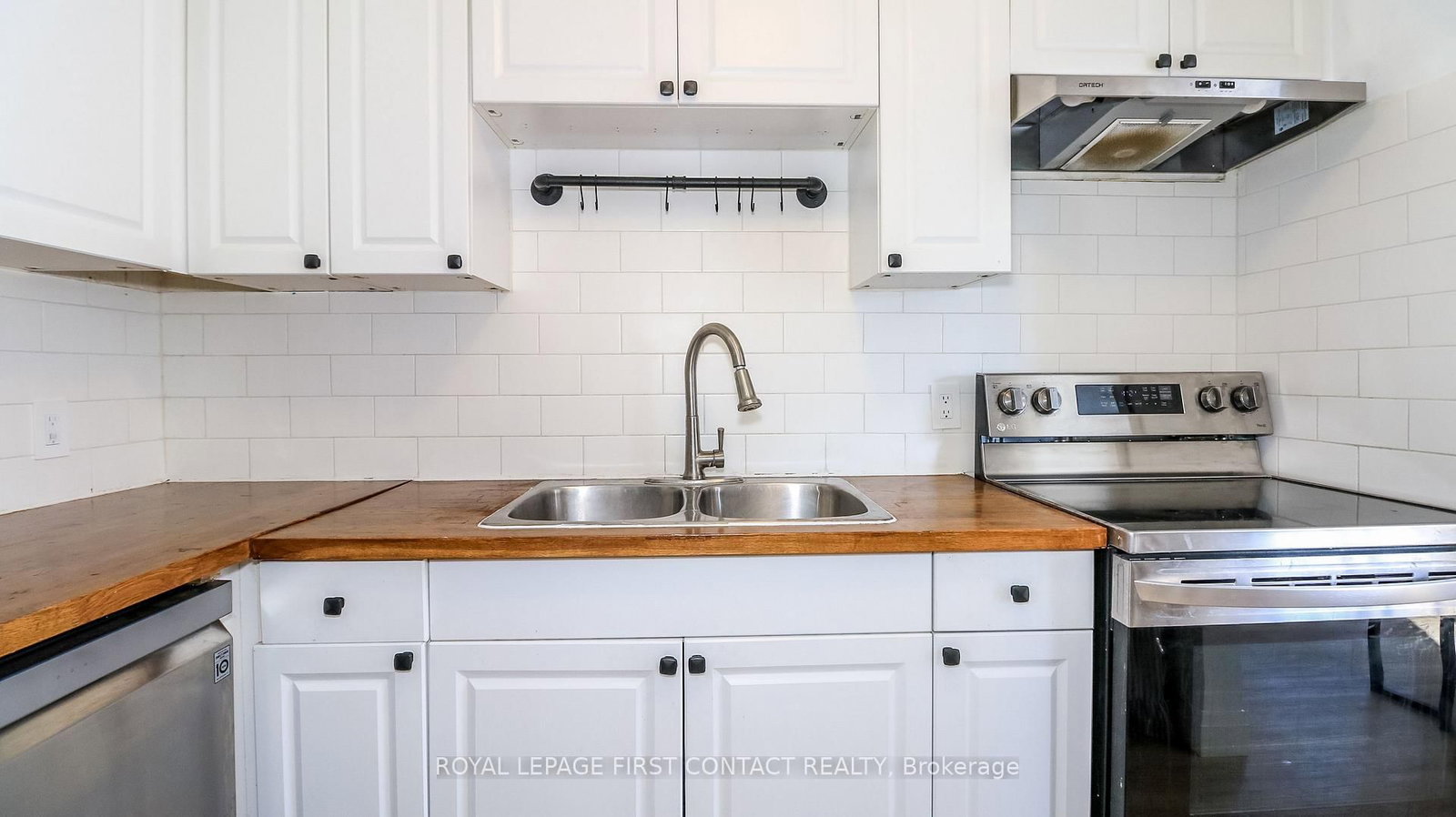 Townhouse for sale at Unit #10-261 Rose Street, Barrie, Ontario, L4M 2V3 - Wellington - MLS: S12833614