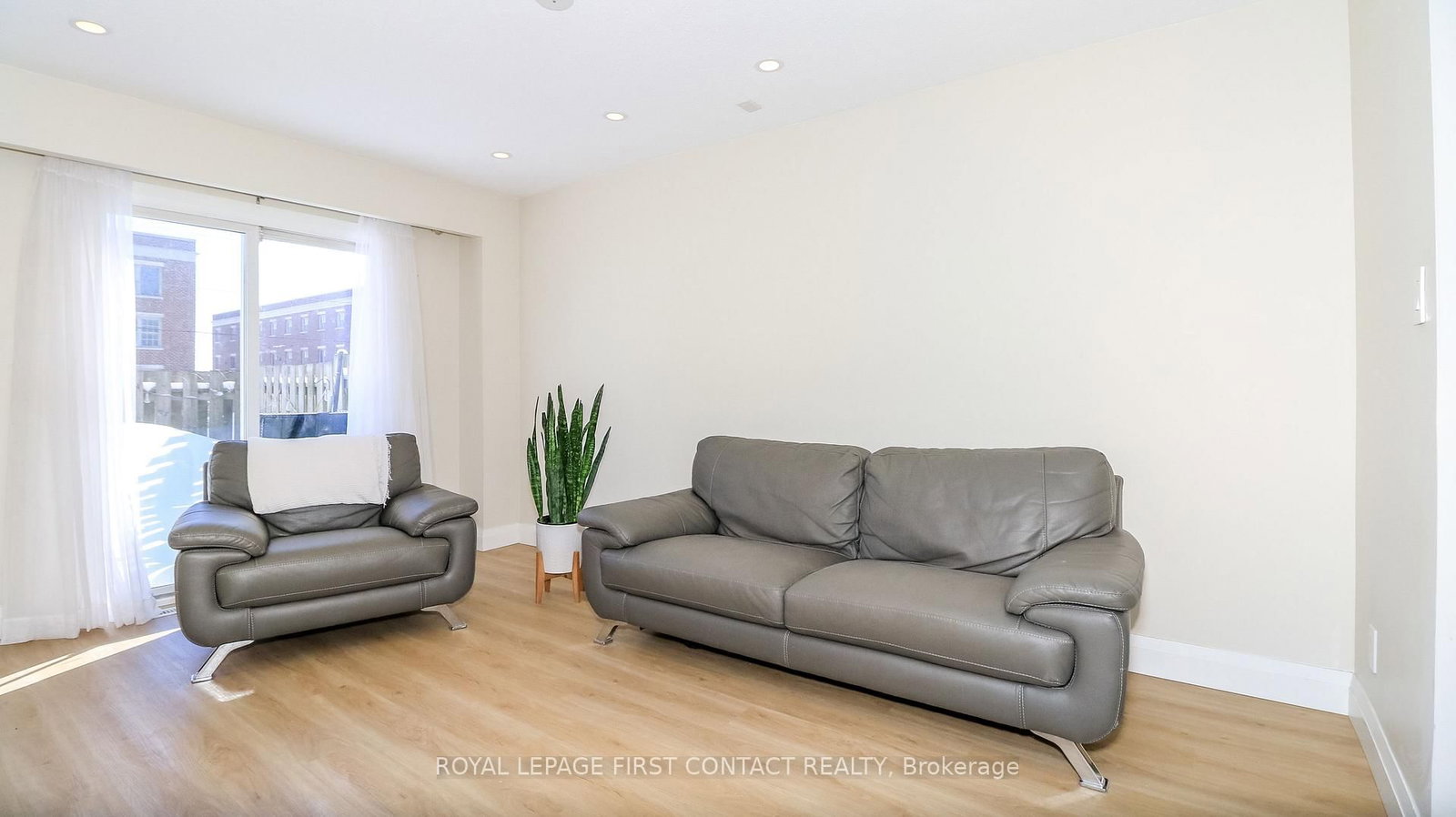 Townhouse for sale at Unit #10-261 Rose Street, Barrie, Ontario, L4M 2V3 - Wellington - MLS: S12833614