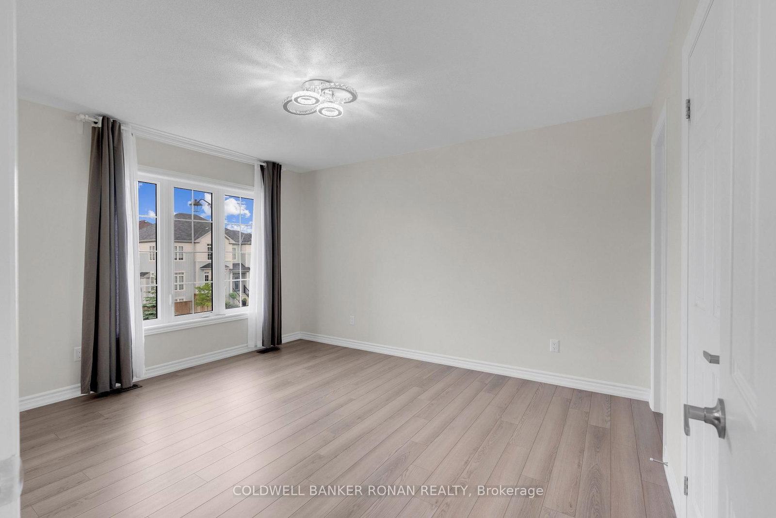 Detached House for sale at 203 Roy Drive, Clearview, Ontario, L0M 1S0 - Stayner - MLS: S12835368