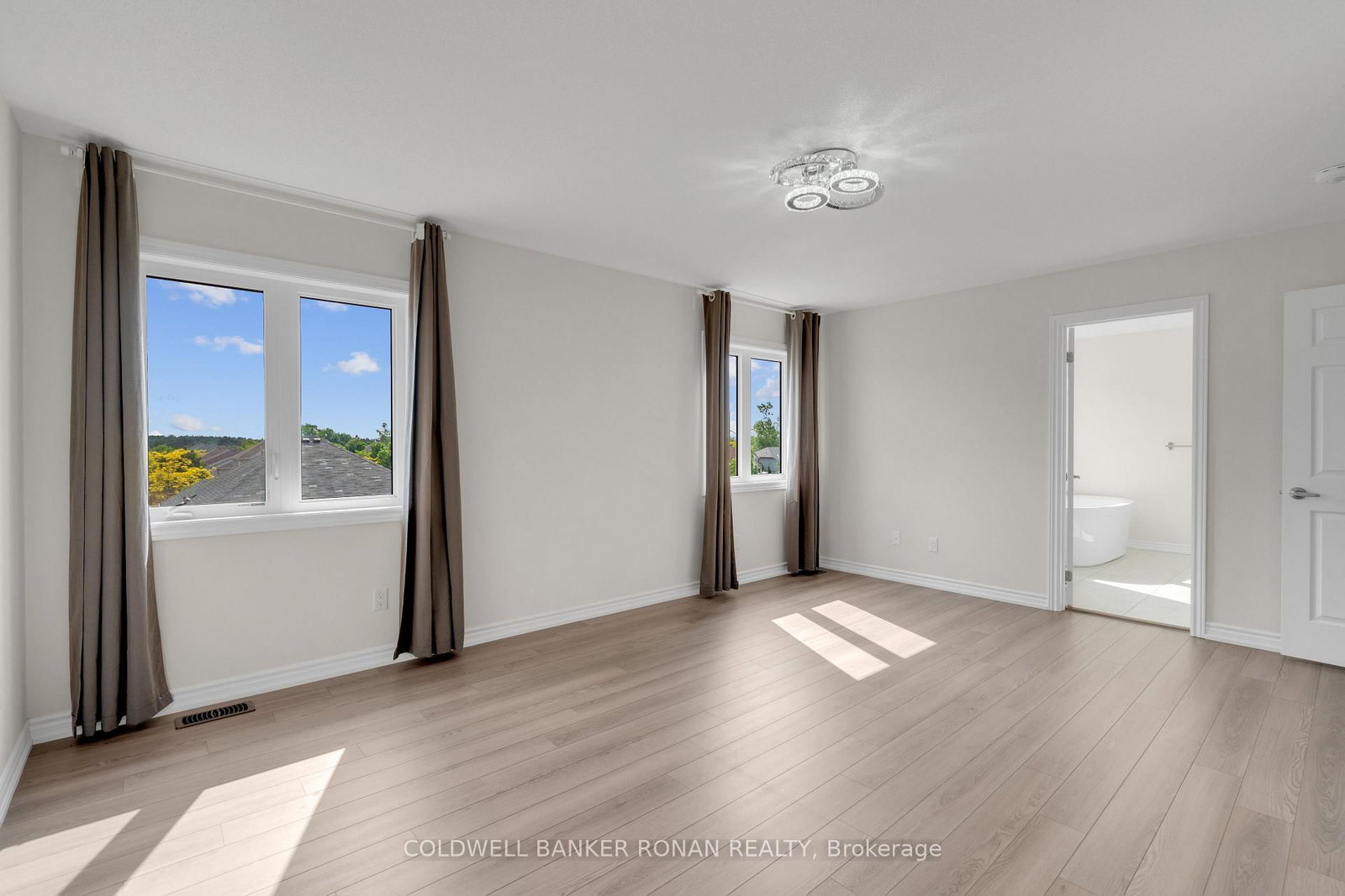 Detached House for sale at 203 Roy Drive, Clearview, Ontario, L0M 1S0 - Stayner - MLS: S12835368