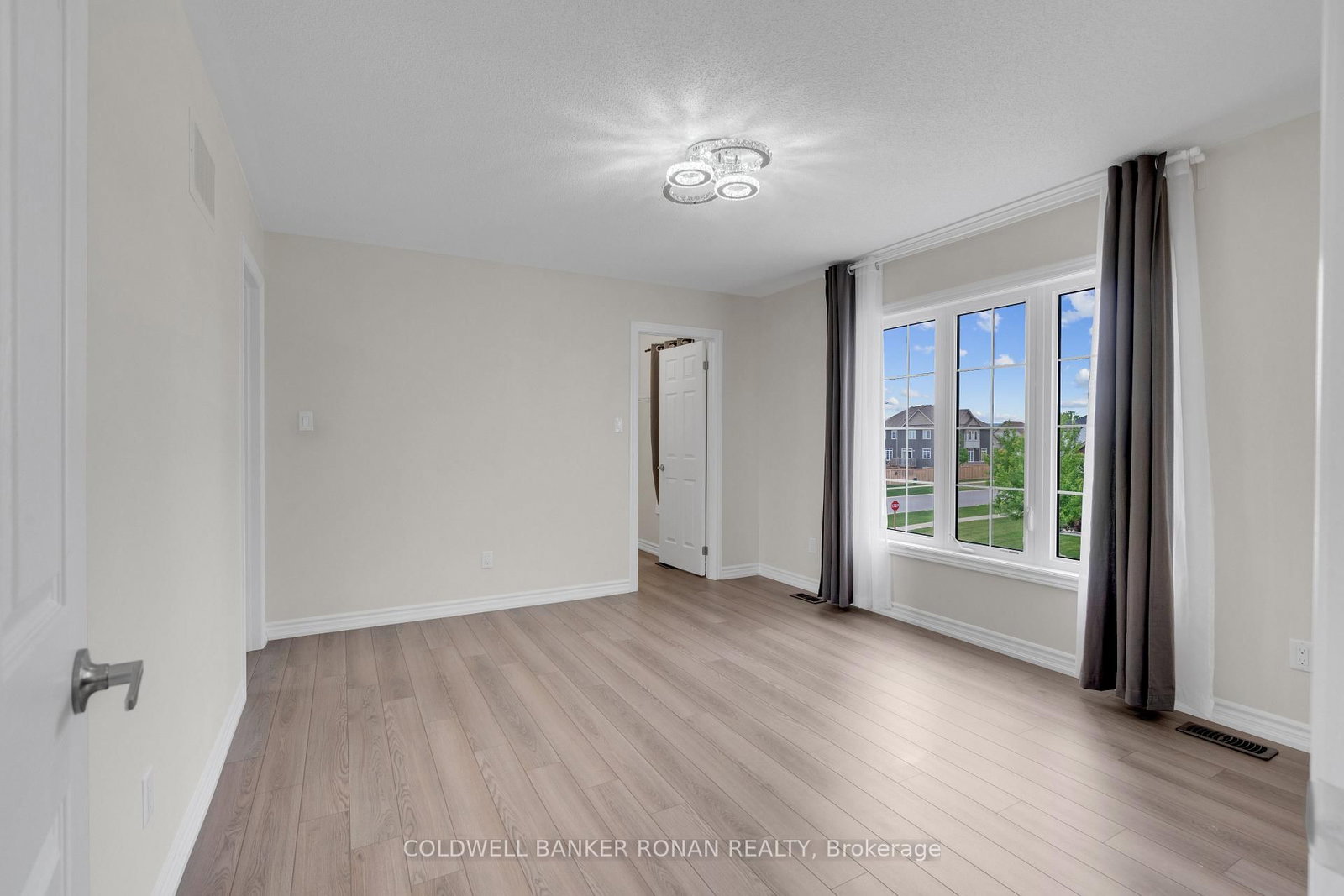 Detached House for sale at 203 Roy Drive, Clearview, Ontario, L0M 1S0 - Stayner - MLS: S12835368