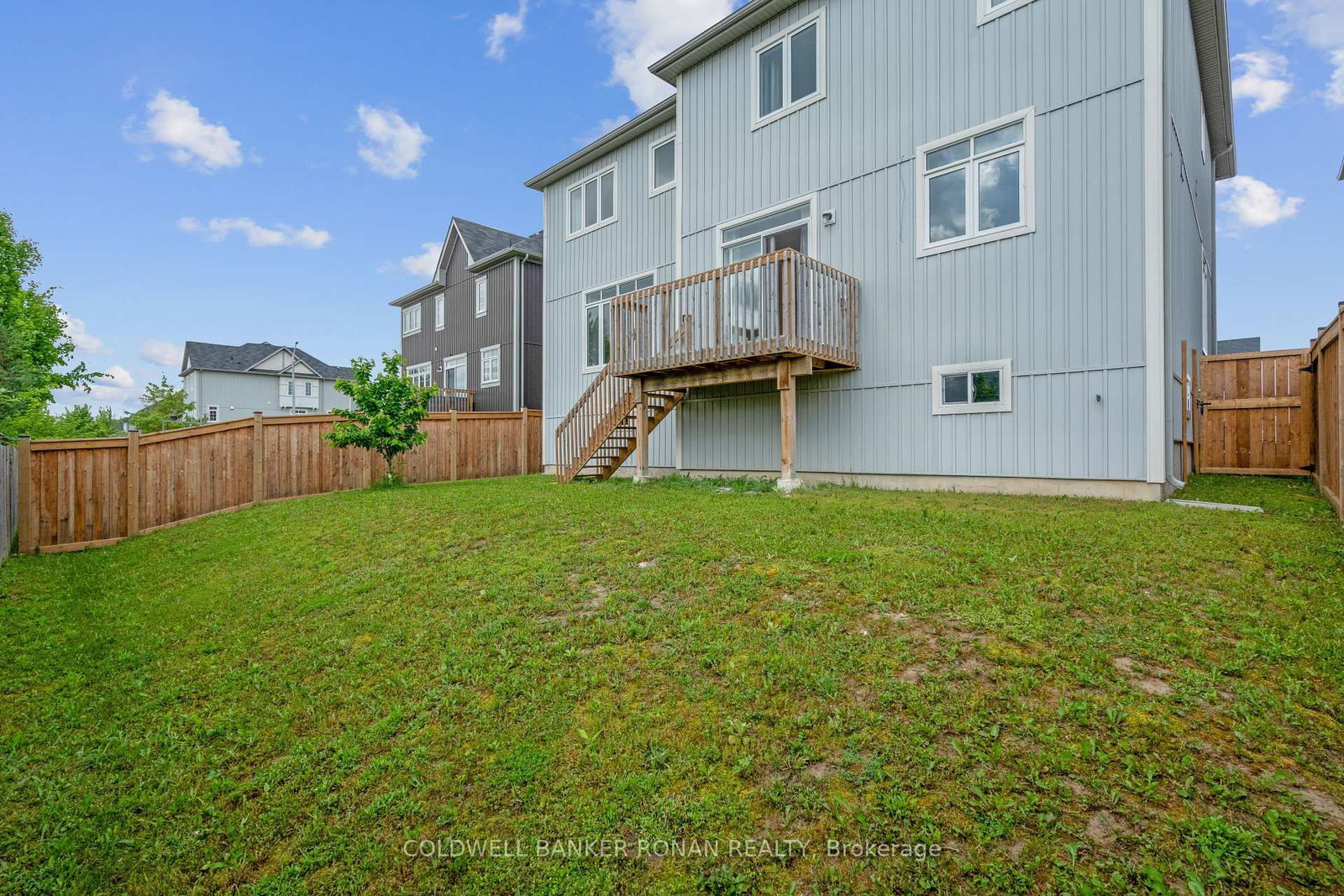 Detached House for sale at 203 Roy Drive, Clearview, Ontario, L0M 1S0 - Stayner - MLS: S12835368