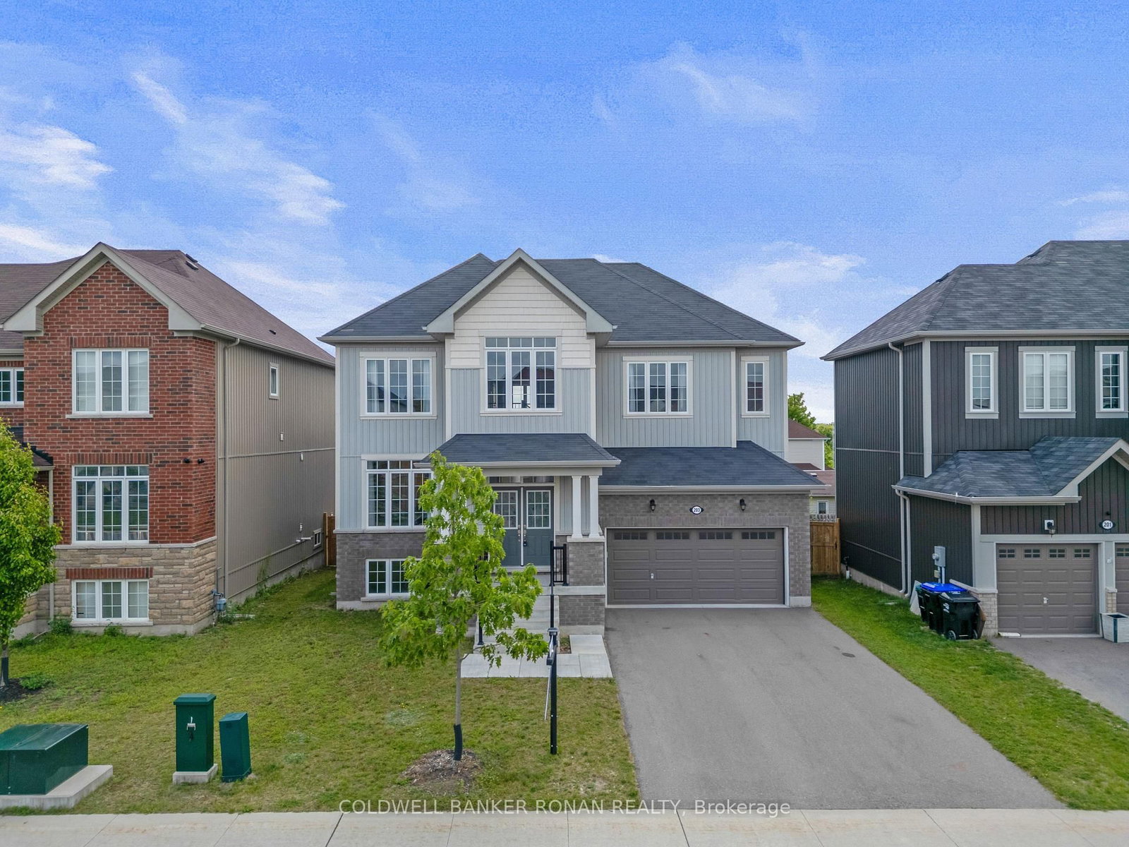 Detached House for sale at 203 Roy Drive, Clearview, Ontario, L0M 1S0 - Stayner - MLS: S12835368